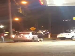 Семейная драка на заправке