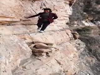 Трудная дорога.