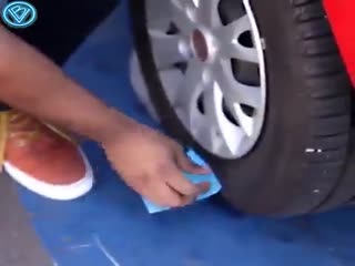 Неудачно припарковался...