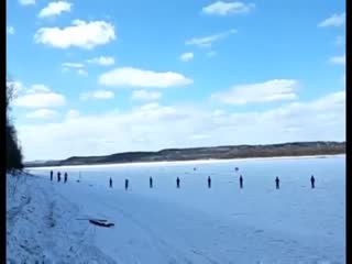 Запланированный подрыв льда на реке Амур