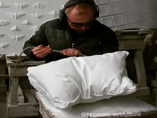 Подушка из мрамора