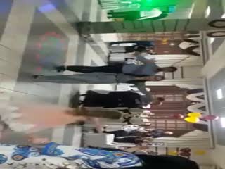 Чуть не пришиб девочку