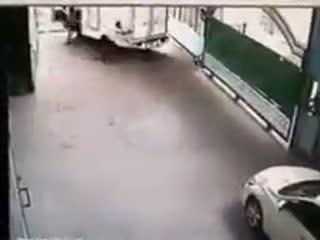 Прихлопнуло