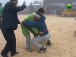 Сломал ногу