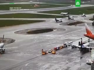 Новое видео аварийной посадки SSJ-100 Аэрофлота в Шереметьево