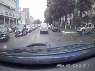 В Йошкар-Оле иномарка сбила второклассницу.