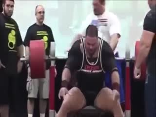 Лопнули глаза во время жима лежа