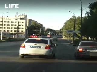 Пьяный водитель пытался убежать от полицейских