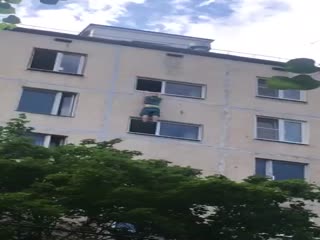 Мужчина погиб, упав с девятого этажа жилого дома в Зеленограде