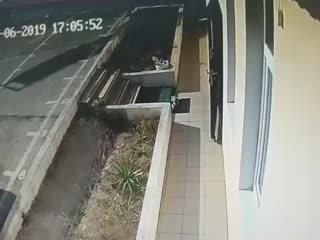 ДТП В Сочи. Въехал бухой в стену