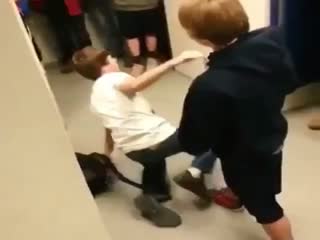 Рон Уизли показывает мастер-класс маглам