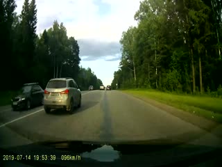 Таран мотобрата на обочине 