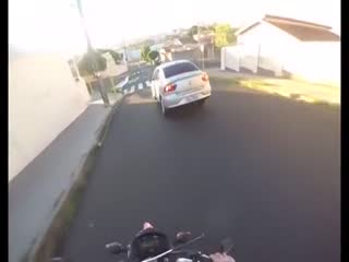 О необходимости соблюдать спокойствие за рулём