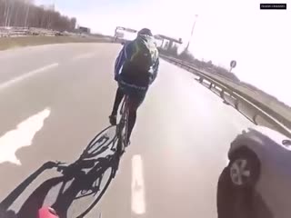 Вот почему опасно ездить по шоссе на велосипеде