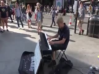 Талантливый прохожий