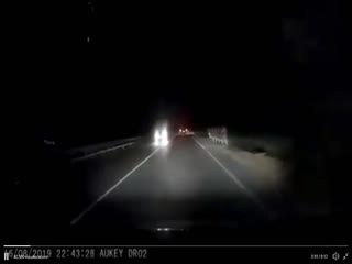 На итальянском острове Сардиния видеорегистратор заснял момент падения большого метеорита