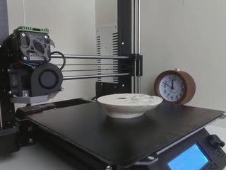 Ykka Seppänen из Финляндии создал покадровое видео таймлапс работы 3D принтера с термохроной нитью