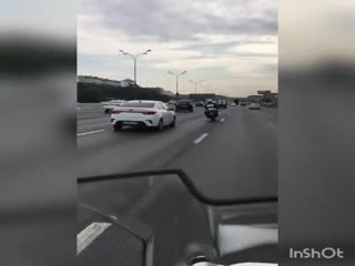 Женщина выпила и села за руль