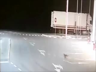 Под Астраханью 20-летний водитель девятки влетел в грузовик «Volvo»