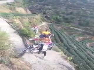 В горах на мотоцикле
