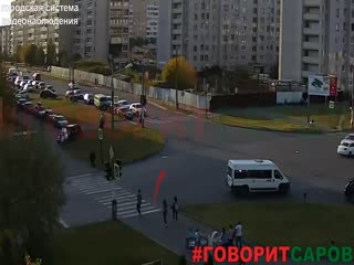 Кто ищет - тот всегда найдет! Девушка попала под машину в Сарове.