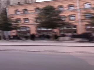 «Россия — это когда очередь на пикет»: соцсети обсуждают акцию в защиту актера Устинова