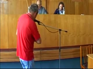 Попытка самосожжения в зале суда