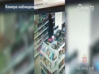 В Ленинске Кузнецком сотрудники полиции задержали магазинную воровку