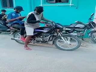 Индусы веселятся