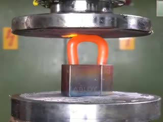 Гидравлический пресс против навесного замка