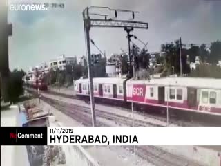 Лобовое столкновение поездов в Индии