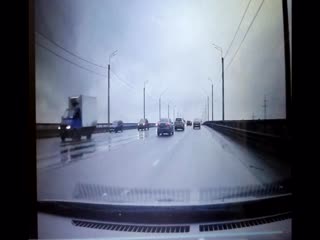 ДТП с участием трех машин на мосту в Твери 