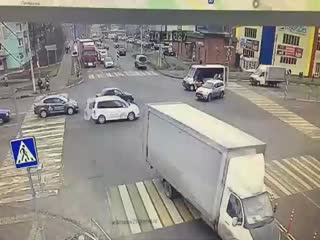 В Подмосковье автомобиль сбил мать с ребенком в коляске 