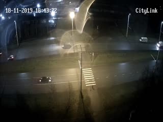 И снова пешеходы-бегуны. В Петрозаводске 13-летняя девочка попала под машину.