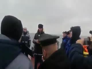 За рождение дочки выбросить за борт лейтенанта