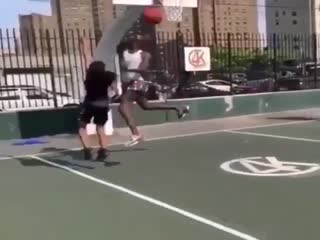 Талантливая баскетболистка