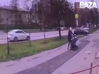 Наехал на женщину с коляской