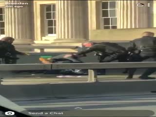Полицейский застрелил террориста на Лондонскому мосту