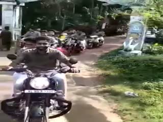 Автомобиль протаранил свадебный кортеж