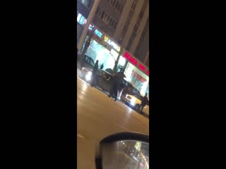 Неадекват протаранил человека и несколько машин в центре Казани