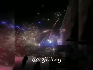 Дай идиотам в руки салют новогодний - и прячься подальше