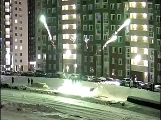 Житель Омска неудачно запустил петарду