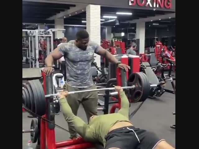  Даже у качков есть слабое место 