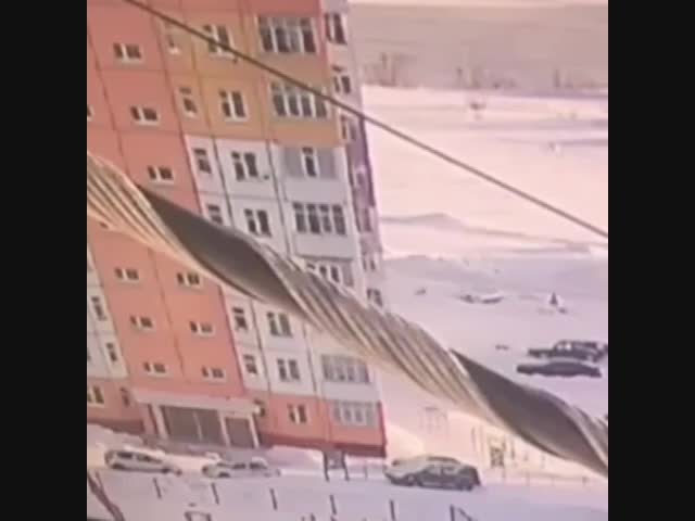 Когда опаздываешь на работу, а лифт сломался