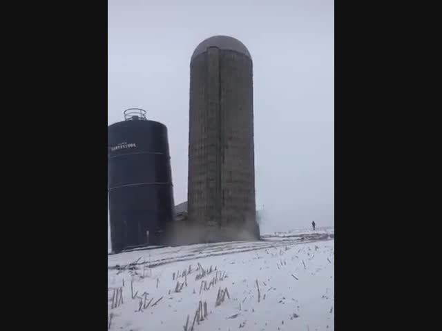 Красивый снос элеватора