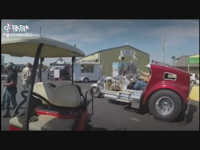 Мотоцикл - монстр!