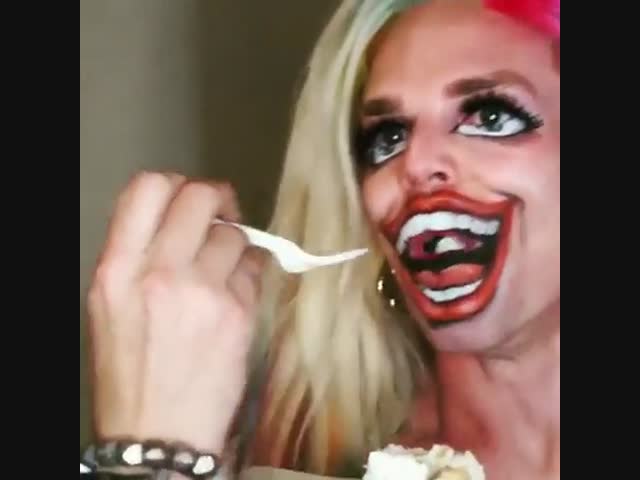 Какой жуткий грим