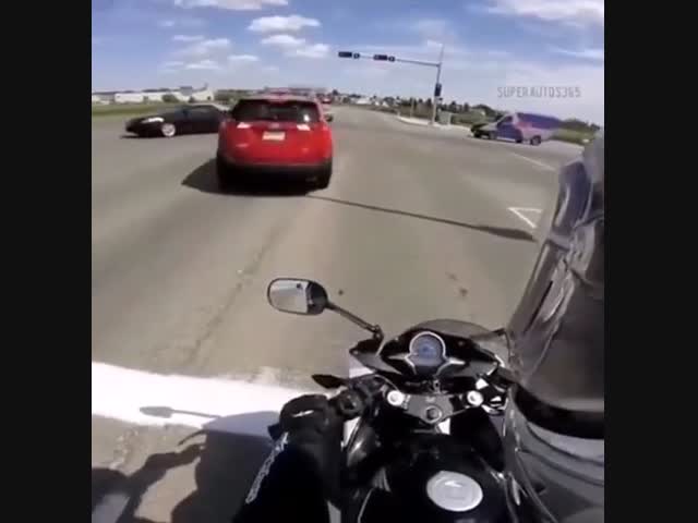 Женщина за рулём