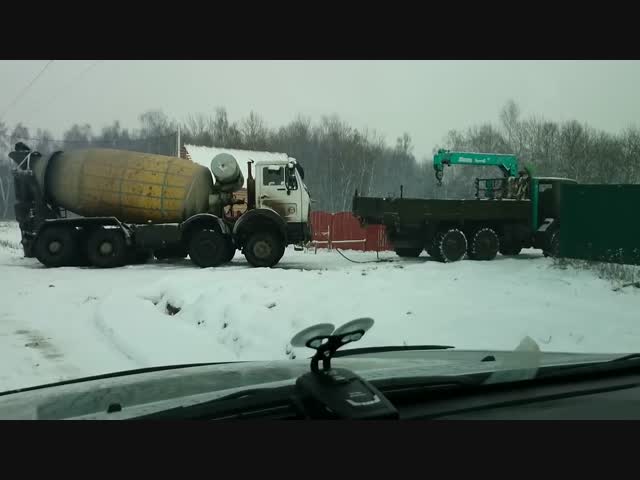 Добровольный помощник перестарался...