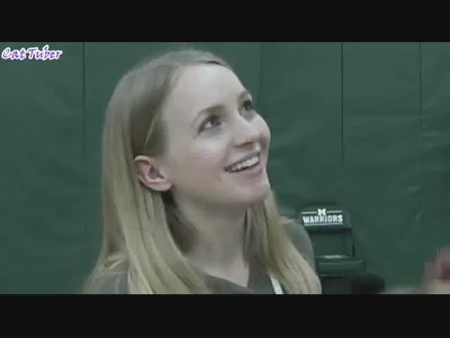 Эта улыбка...Этот взгляд...